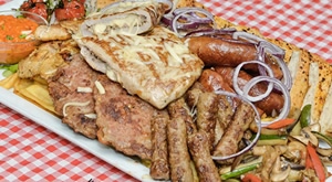 OKUSITE pravu MAKEDONSKU GOZBU uz roštilj platu za 4 osobe s ćevapima, lungićem, povrćem i ajvarom te gravče na tavče u Makedonskom Meraku! Uživajte u autentičnom AMBIJENTU i ŽIVOJ GLAZBI!