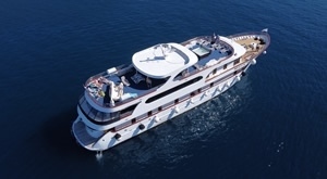 [LIPANJ] Ambassador Travel: MINI KRSTARENJE iz Trogira brodom M/S Invictus uz 3 noćenja s doručkom, 3 ručka i večeru dobrodošlice te posjete HVARU, VISU i BIŠEVU već od 499 €!