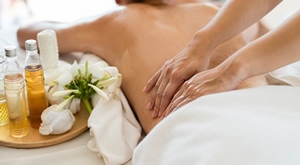 Skin Glow donosi Double RELAX PAKET - 2x masaža cijelog tijela za samo 60 €! Odaberite medicinsku, sportsku, aroma ili opuštajuću masažu i uživajte u DUPLOJ DOZI opuštanja u Splitu!