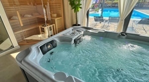 [LJETO] Uživanje na PLITVICAMA i odmor za dušu i tijelo uz 2 dana i 1 noćenje na bazi doručka za 2 osobe te opuštanje u saunama i jacuzziju u 16 Lakes Hotelu 4*!