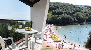 [FIRST MINUTE - 8. mjesec] Špica ljetne sezone u mirnom primorskom mjestu Dugoj Uvali uz 8 dana i 7 noćenja u apartmanima Unije za 4 ili 5 osoba po super cijenama!