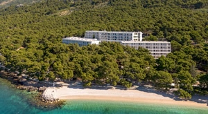 BRELA: Obiteljski HIT u Bluesun hotelu Marina 4* uz POLUPANSION! 2 ili 3 noćenja za 2 ODRASLIH i do 3 djece. Proljetni odmor ili POČETAK LJETA uz samo more - osigurajte termin na najljepšoj plaži!