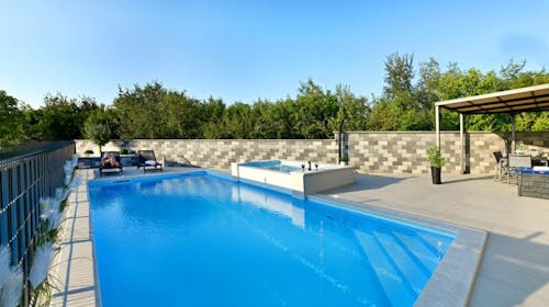 Villa Kristina - Odmor u četverosobnoj villi, Kaldanija, Hrvatska - 660 EUR - 3x noćenje u villi za 6 + 2 osoba, Korištenje grijanog jacuzzija