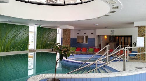 Hotel Napfeny Zalakaros - Odmor u Zalakarosu tijekom tjedna, Zalakaros, Mađarska - 249 EUR - 3x noćenje u Standard trokrevetnoj sobi za 2 osobe, Polupansion (buffet doručak i večera u 3 slijeda)