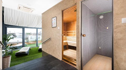 Bo33 Hotel Family & Suites - Wellness odmor u Budimpešti, Budimpešta, Mađarska - 194 EUR - 2x noćenje u Superior dvokrevetnoj sobi za 2 osobe (1 dijete do 8 godina besplatno), Bogati doručak i pjenušac