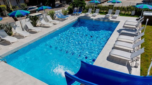Hotel Cosmopol Cesenatico - Odmor u Italiji, Cesenatico, Italija - 1.375 EUR - 7x noćenje u četverokrevetnoj sobi s balkonom za 2 osobe (2 djece do 14 godina besplatno), All inclusive
