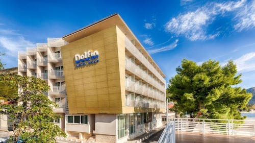 Carine Hotel Delfin - All inclusive proljeće i jesen uz more, Bijela, Crna Gora - 471 EUR - 3x noćenje u dvokrevetnoj sobi s pogledom na planinu za 2 osobe, All inclusive
