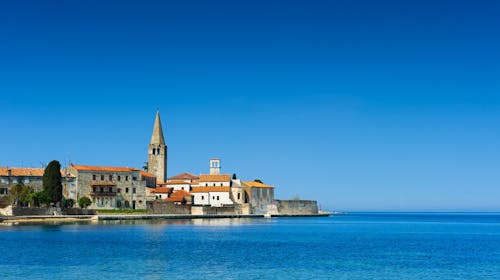Hotel Plavi Plava Laguna - Obiteljsko ljeto u Poreču, Poreč, Istra, Hrvatska - 1.115 EUR - 7x noćenje u Classic dvokrevetnoj sobi s balkonom i dodatnim ležajem za 2 osobe (1. dijete do 11,99 godina i 2. dijete do 4,99 godina besplatno), Polupansion