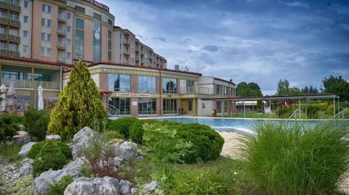 Karos Spa Hotel - Wellness vikend odmor, Zalakaros, Mađarska - 526 EUR - 3x noćenje u prostranoj Spa Superior sobi za 2 osobe, Polupansion (bogati buffet doručak i buffet večera) u restoranu Eden