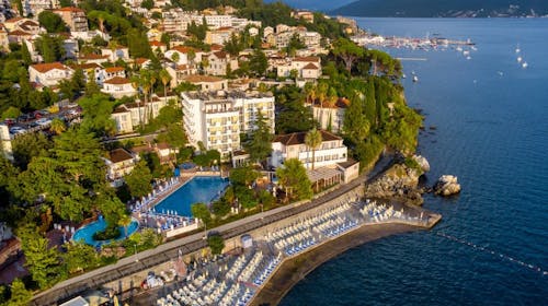 Hunguest Hotel Sun Resort - Odmor u Crnoj Gori, Herceg Novi, Crna Gora - 522 EUR - 5x noćenje u dvokrevetnoj sobi s balkonom za 2 osobe (2 djece do 12 godina besplatno), Polupansion (buffet doručak i večera)