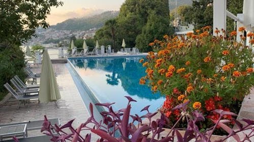 Hunguest Hotel Sun Resort - Odmor u Crnoj Gori, Herceg Novi, Crna Gora - 335,75 EUR - 2x noćenje u dvokrevetnoj sobi s balkonom za 2 osobe, Polupansion (buffet doručak i večera)