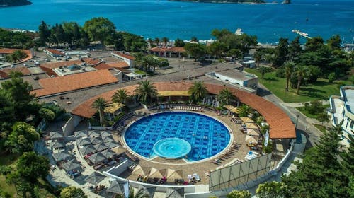 Hotel Slovenska plaža - Ljeto u Budvi, Budva, Crna Gora - 504 EUR - 3x noćenje u Standard dvokrevetnoj sobi s balkonom za 2 osobe, Polupansion (buffet doručak i večera)