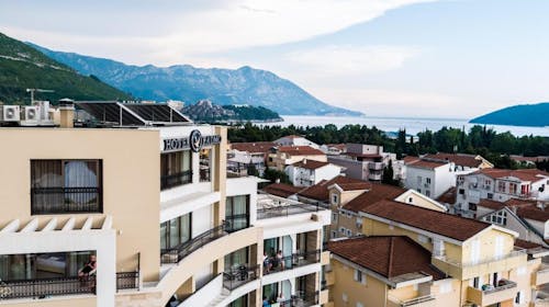 Hotel Kadmo by Aycon - Obiteljsko proljeće i jesen, Budva, Crna Gora - 262 EUR - 3x noćenje u dvokrevetnoj Standard sobi za 2 osobe (1 dijete do 11,99 godina besplatno), Doručak