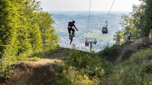 Forest Apartments Videc - Proljetni ili jesenski wellness odmor na Pohorju tijekom tjedna za 6 osoba, Pohorje, Slovenija - 219 EUR - 2x noćenje u jednosobnom apartmanu s balkonom ili terasom za 6 osoba, Neograničeno korištenje WellNest unutarnjega bazena od 12 do 20 sati