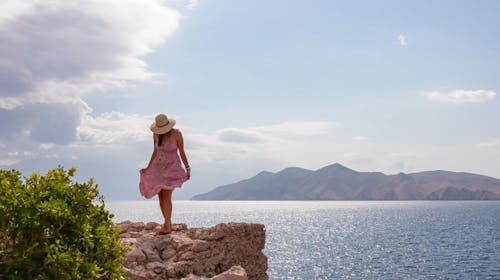 Pansion Delfin - Obiteljsko ljeto na Krku, Omišalj, otok Krk, Hrvatska - 1.249 EUR - 7x noćenje u Standard sobi za 2 osobe (2 djece do 11,99 godina besplatno), Polupansion (buffet doručak i večera)