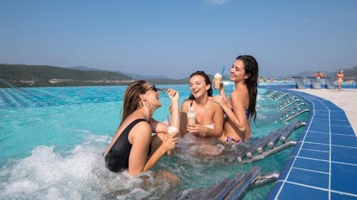 Grand Hotel Neum - Wellness odmor uz more, Neum, Bosna i Hercegovina - 452 EUR - 3x noćenje u dvokrevetnoj sobi s balkonom morska strana za 2 osobe (1 dijete do 2,99 godina i 1 dijete do 6,99 godina besplatno), Polupansion