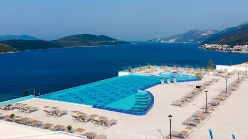 Grand Hotel Neum - Ljetni odmor tik uz more, Neum, Bosna i Hercegovina - 580 EUR - 3x noćenje u dvokrevetnoj sobi pogled park za 2 osobe, Polupansion