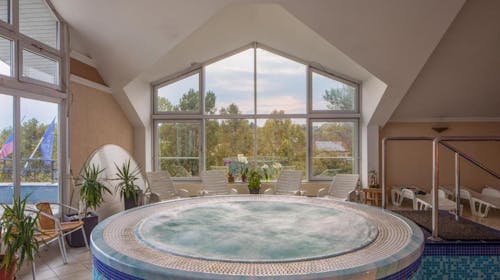 Kristály Hotel Keszthely - Romantičan wellness odmor tijekom tjedna, Keszthely, Mađarska - 240 EUR - 2x noćenje u Deluxe sobi za 2 osobe, Polupansion