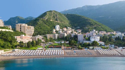 Hotel Bono by Aycon - Obiteljsko proljeće i jesen, Bečići, Crna Gora - 481 EUR - 5x noćenje u dvokrevetnoj Standard sobi (s dodatnim ležajem) za 2 osobe (1 dijete do 11,99 godina besplatno), Doručak