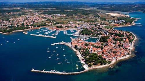 Apartmani Erica Pineta - Proljeće u Novigradu, Novigrad, Istra, Hrvatska - 99 EUR - 2x noćenje u jednosobnom apartmanu Erica Lux s terasom ili dvorištem (ovisno o raspoloživosti) za 2 osobe, Posteljina i ručnici