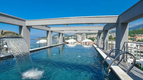 Hotel La Mer by Aycon - Obiteljsko ljeto, Rafailovići, Crna Gora - 483 EUR - 3x noćenje u dvokrevetnoj Standard sobi za 2 osobe (1 dijete do 11,99 godina besplatno), Doručak