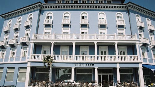 Hotel Park - First minute top ljeto u Lovranu, Lovran, Hrvatska - 483 EUR - 3x noćenje u dvokrevetnoj Standard sobi za 2 osobe (1. dijete do 13,99 godina i 2. dijete do 2,99 godina besplatno), Polupansion (doručak i večera)