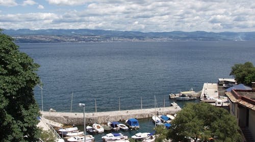 Hotel Park - First minute ljeto u Lovranu, Lovran, Hrvatska - 516 EUR - 3x noćenje u dvokrevetnoj Standard sobi za 2 osobe (1. dijete do 13,99 godina i 2. dijete do 2,99 godina besplatno), Polupansion (doručak i večera)