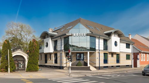 Hotel Kalvaria - Odmor u Mađarskoj , Győr, Mađarska - 72 EUR - 1x noćenje u objektu s 3 zvjezdice za 2 osobe, Doručak
