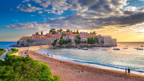 Villa Vanty by Aycon - Kraj ljeta na prestižnoj lokaciji, Sveti Stefan, Crna Gora - 375 EUR - 5x noćenje u dvokrevetnoj Standard sobi za 2 osobe, Besplatan Wi-Fi
