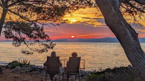 Mobilne kućice Bunja Boutique Camping - Ljetni odmor na otoku Braču, Supetar, otok Brač, Dalmacija, Hrvatska - 419 EUR - 4x noćenje u Premium mobilnim kućicama (4+2) za do 6 osoba (4 odrasle osobe i 2 djece do 11,99 godina), Korištenje posteljine i ručnika