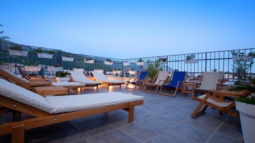 Hotel Twelve by Aycon - Obiteljsko ljeto, Budva, Crna Gora - 456 EUR - 3x noćenje u dvokrevetnoj Standard sobi (s dodatnim ležajem) za 2 osobe (1 dijete do 11,99 godina besplatno), Doručak