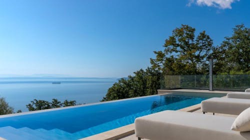 Top Apartments Opatija - Luksuzni odmor u 5* apartmanu, Opatija, Hrvatska - 369 EUR - 2x noćenje u apartmanu s 1 spavaćom sobom za 2 osobe (2 djece do 12 godina besplatno) ili za 3 odrasle osobe, Piće dobrodošlice
