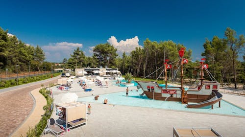 Santa Marina Boutique Camping - Premium glamping, Poreč, Istra, Hrvatska - 155 EUR - 3x noćenje u premium glamping šatoru s 2 spavaće sobe za do 5 osoba (4 odrasle osobe i 1 dijete do 11,99 godina), Posteljina i ručnici