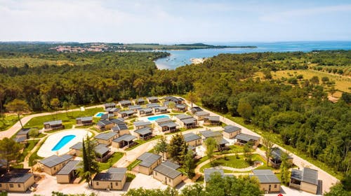 Santa Marina Boutique Camping - Premium glamping, Poreč, Istra, Hrvatska - 233 EUR - 5x noćenje u premium glamping šatoru s 2 spavaće sobe za do 5 osoba (4 odrasle osobe i 1 dijete do 11,99 godina), Posteljina i ručnici