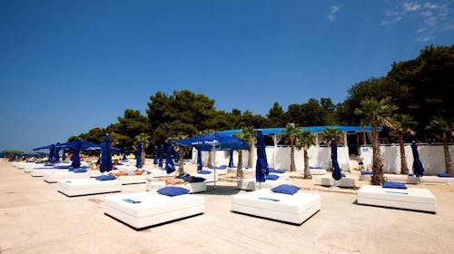 Hotel Delfin Plava Laguna - Ljeto u Poreču, Poreč, Istra, Hrvatska - 909 EUR - 7x noćenje u Classic dvokrevetnoj sobi s balkonom (morska strana) za 2 osobe (1 dijete do 11,99 godina besplatno), Polupansion