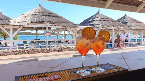Tribunia Beach Hotel - Ljeto u Tribunju, Tribunj, Dalmacija, Hrvatska - 279 EUR - 2x noćenje u dvokrevetnoj sobi ili apartmanu (ovisno o raspoloživosti) za 2 osobe, Polupansion