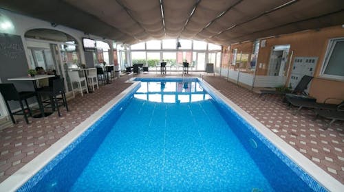 Peris Resort apartments - Odmor na Pagu - Dvosobni apartman, Novalja, Pag, Dalmacija, Hrvatska - 183 EUR - 3x noćenje u dvosobnom apartmanu (3+2) za 5 osoba, Korištenje vanjskog bazena