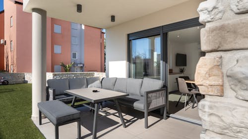 Noelia Pool Residence - Proljeće u apartmanu u Novalji, Novalja, Hrvatska - 192 EUR - 3x noćenje u jednosobnom apartmanu (2+2) za 4 osobe, Korištenje vanjskog bazena