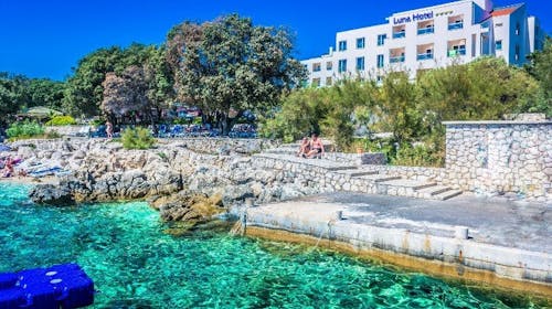 La Luna Island Hotel - All inclusive obiteljski odmor na Pagu s uključenom masažom - Posebna akcija, Lun, otok Pag, Hrvatska - 259 EUR - 2x noćenje u dvokrevetnoj Standard sobi s pomoćnim ležajem za 2 osobe (1 dijete do 11,99 godina i 1 dijete do 4,99 godina besplatno), All inclusive