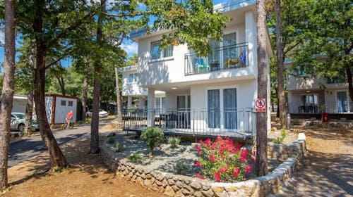 Holiday Homes Oštro Kraljevica - Svibanjska morska idila u srcu prirode, Kraljevica, Hrvatska - 202 EUR - 2x noćenje u dvoetažnoj kući (s dvije spavaće sobe i sofom na razvlačenje) za do 5 osoba, Boca pjenušca prilikom dolaska