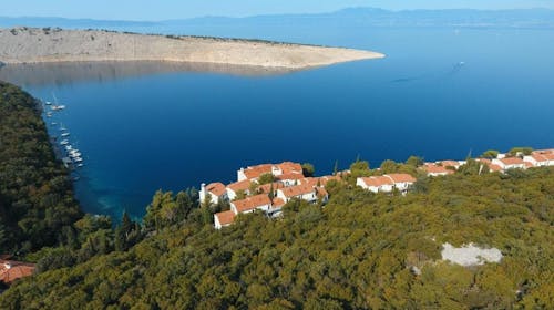 Uvala Scott - Pozdrav ljetu u Kraljevici - Comfort soba, Kraljevica, Kvarner, Hrvatska - 150 EUR - 2x noćenje u dvokrevetnoj Comfort sobi za 2 osobe (1 dijete 13,99 godina besplatno), Polupansion (buffet doručak i večera)