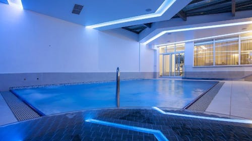 Adrion Aparthotel - Obiteljski wellness odmor u Istri, Pula, Istra, Hrvatska - 299 EUR - 2x noćenje u apartmanu s pogledom na NP Brijuni za 2 osobe (2 djece do 7 godina besplatno), Poslužen doručak ili besplatno posluživanje u sobi (prema želji gosta)