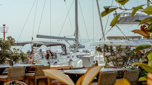 Hotel Kaštil Bol - Odmor u svibnju na Braču, Bol na Braču, Hrvatska - 164 EUR - 2x noćenje u dvokrevetnoj Standard sobi za 2 osobe, Doručak