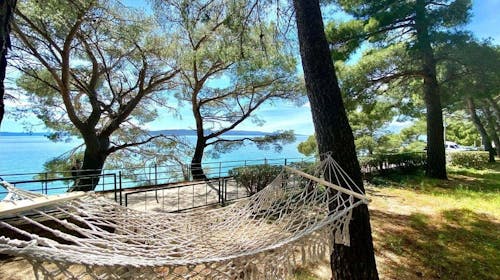 Family Resort Urania - Svibanjski odmor na makarskoj rivijeri, Baška Voda, Makarska rivijera, Dalmacija, Hrvatska - 195 EUR - 2x noćenje u dvokrevetnoj sobi za 2 osobe (1 dijete do 6,99 godina i 2. dijete do 3,99 godina besplatno), Polupansion
