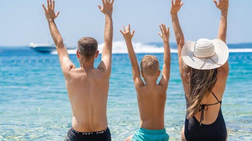 Hotel Pinija - Obiteljsko proljeće tijekom vikenda u novoj wellness oazi uz puni pansion, Petrčane, Dalmacija, Hrvatska - 368 EUR - 2x noćenje u obiteljskoj sobi za 2 osobe (2 djece do 11,99 godina besplatno), Puni pansion