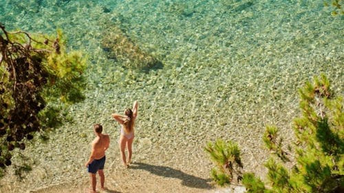 Bluesun Hotel Elaphusa - Pozdrav ljetu za parove na Bolu, Bol, otok Brač, Dalmacija, Hrvatska - 450 EUR - 3x noćenje u Standard dvokrevetnoj sobi s balkonom (strana park) za 2 osobe, Polupansion (buffet doručak i večera)