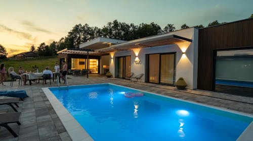 Villa Alma Nova - Proljetni obiteljski odmor, Slatina, Laktaši, Bosna i Hercegovina - 500 EUR - 2x noćenje u vili za 4 osobe (2 djece do 14 godina besplatno), Korištenje hidromasažne kade
