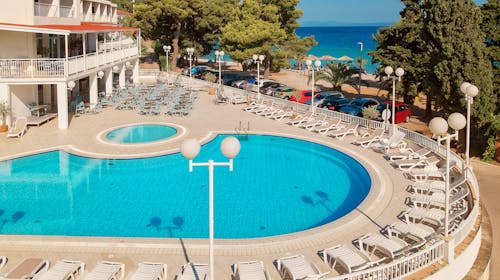 Hotel Faraon - All inclusive ljeto u Dalmaciji, Trpanj, Dalmacija, Hrvatska - 440 EUR - 2x noćenje u dvokrevetnoj Comfort sobi s balkonom (pogled more) za 2 osobe (dijete do 11,99 godina besplatno), All inclusive s uključenim pićem uz obroke