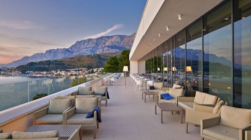 Medora Auri Family Beach Resort - Vrhunski odmor s grijanim vanjskim bazenom krajem svibnja - Comfort rezidencija, Podgora, Makarska rivijera, Dalmacija, Hrvatska - 329 EUR - 2x noćenje u Comfort dvokrevetnoj sobi hotelske rezidencije za 2 osobe (1 dijete do 8,99 godina besplatno), Polupansion
