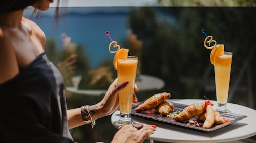 Hotel Villa Arausana & Antonina ili Villa Arausa - Taste & relax all inclusive light paket, Vodice, Dalmacija, Hrvatska - 329 EUR - 2x noćenje u Classic dvokrevetnoj sobi s balkonom na morskoj strani za 2 osobe (1 dijete do 11,99 godina i 1 dijete do 4,99 godina besplatno), All inclusive light